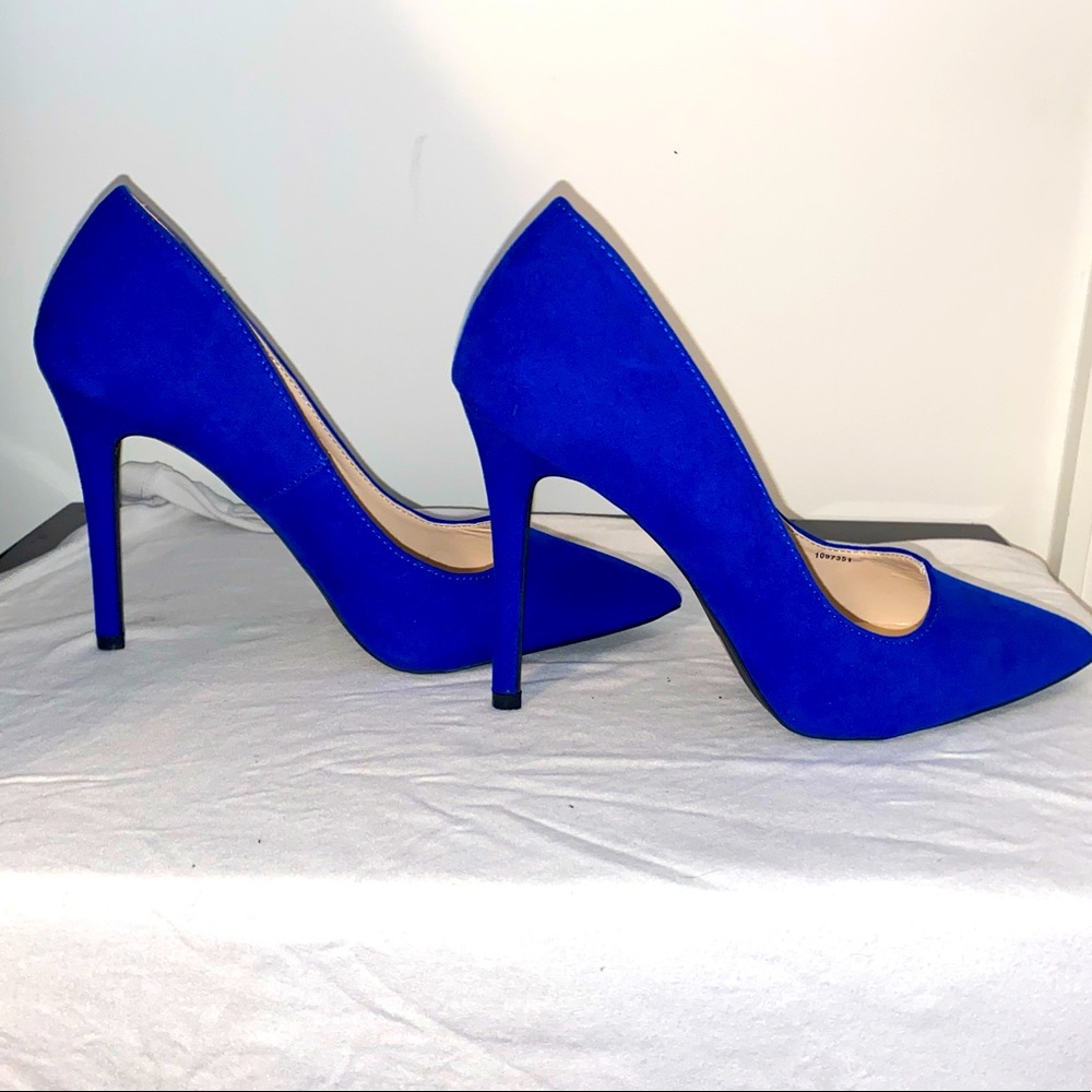 Gorgeous royal blue heels